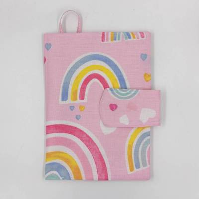 Χειροποίητη θήκη για παιδικό βιβλιάριο υγείας – Rainbow Hearts