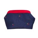 Χειροποίητο denim clutch bag με κεντημένα κερασάκια και κόκκινες λεπτομέρειες από την Oreozili. 🍒💙