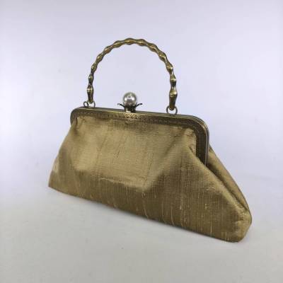 Χειροποίητη μεταξωτή τσάντα από 100% μετάξι Χειροποίητη μεταξωτή τσάντα από 100% μετάξι