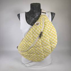 Χειροποίητη quilted bumbag με κίτρινο vichy καρό μοτίβο και ρυθμιζόμενο ιμάντα από την Oreozili ☀️