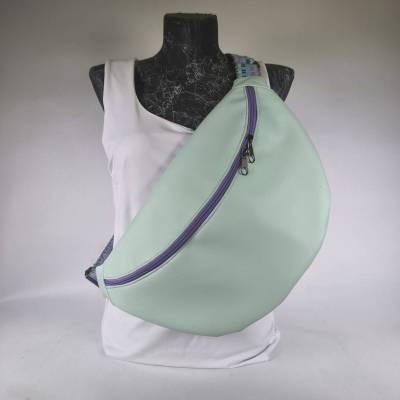 Χειροποίητη τσάντα στήθους (bumbag)