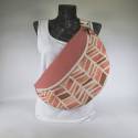 Χειροποίητη geometric bumbag σε blush pink και terracotta αποχρώσεις με ρυθμιζόμενο ιμάντα από την Oreozili ✨
