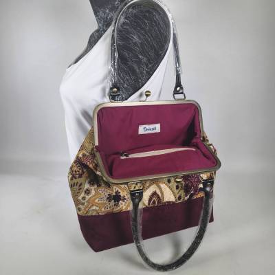 Χειροποίητη Τσάντα Ώμου – Velvet Paisley Elegance